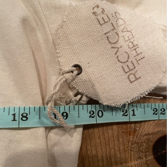 NWT Recycled Threads Embroidered Camo lettered Crop Top Trendy Fall LG - Picture 5 of 6